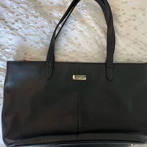 Onna Ehnrlich Black Leather Handbag- zip closure